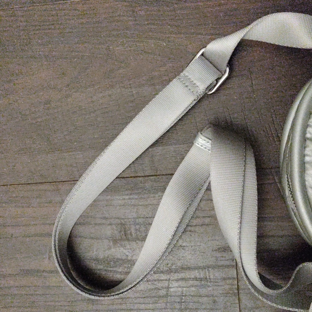 Kipling's "Jesper" Crossbody - Picture 4 of 10